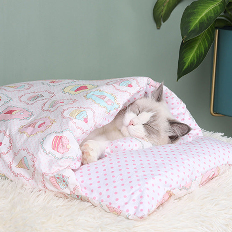Winter Warm Cat Cave Bed – Removable & Washable Design